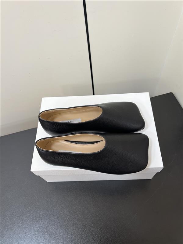 2025112812814989 310